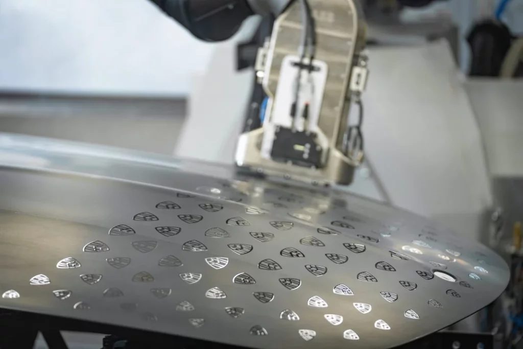 El robot impresora de pintura va a hacer que tu próximo coche sea único