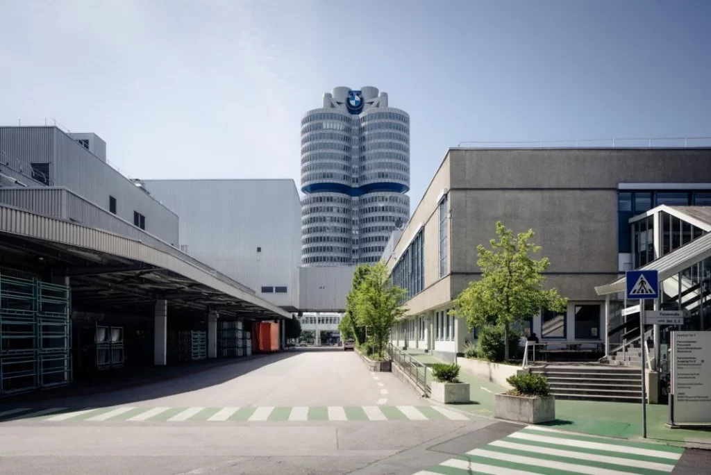 sede bmw munich Motor16