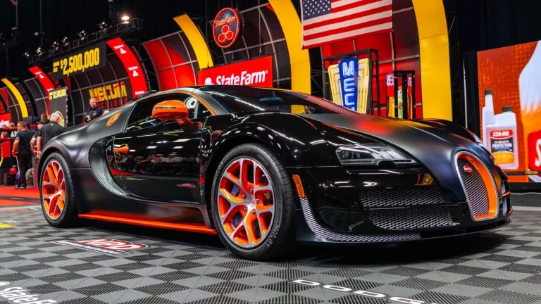 La subasta de Mecum en Indianápolis supera los 100 millones de dólares