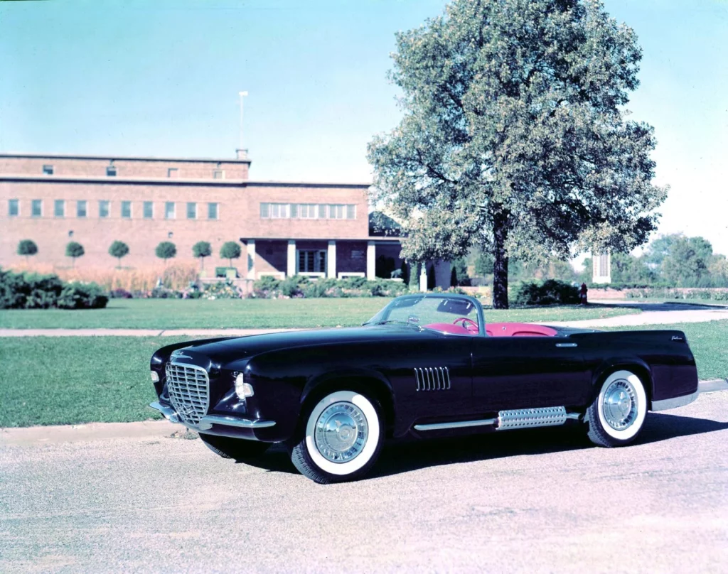 Chrysler cumple 100 años: así lo celebra 29 Motor16 1955 Chrysler Falcon lft color Motor16