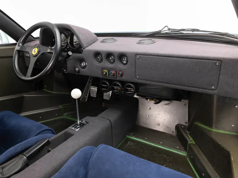 Este Blue Chip F40 deja claro que no todos los F40 brillan en Rosso Corsa 34 Motor16 1992 Ferrari F40 Blue Chip RM Sothebys 67 Motor16