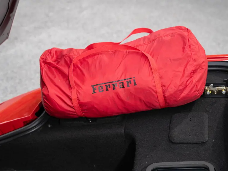 Este Ferrari F355 GTS, 'el mejor coche del mundo' para su famoso dueño, te busca 60 Motor16 1996 Ferrari 355 GTS Sothebys Clarkson 10 Motor16