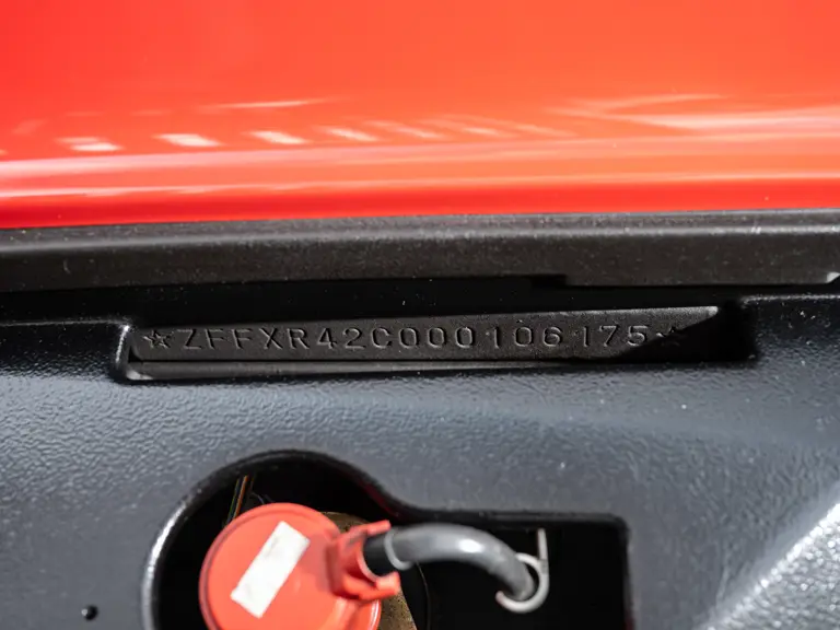 Este Ferrari F355 GTS, 'el mejor coche del mundo' para su famoso dueño, te busca 51 Motor16 1996 Ferrari 355 GTS Sothebys Clarkson 18 Motor16