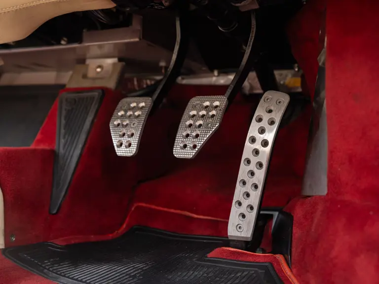 Este Ferrari F355 GTS, 'el mejor coche del mundo' para su famoso dueño, te busca 31 Motor16 1996 Ferrari 355 GTS Sothebys Clarkson 3 Motor16