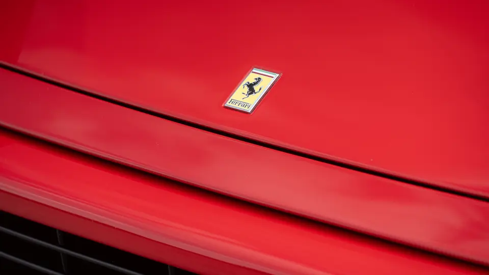 Este Ferrari F355 GTS, 'el mejor coche del mundo' para su famoso dueño, te busca 13 Motor16 1996 Ferrari 355 GTS Sothebys Clarkson 46 Motor16