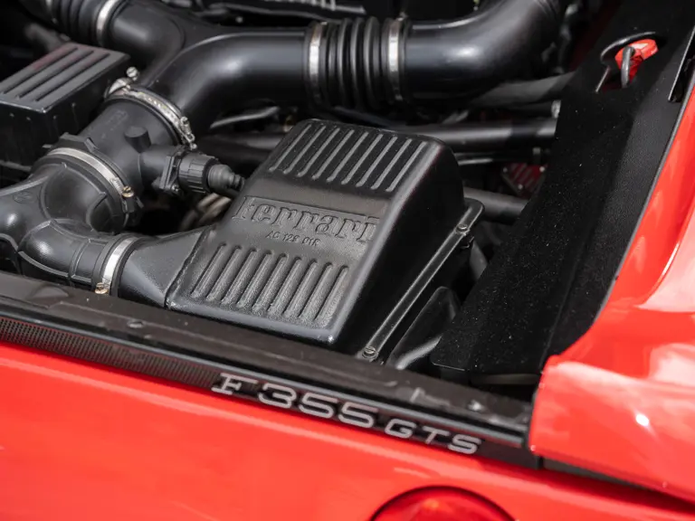 Este Ferrari F355 GTS, 'el mejor coche del mundo' para su famoso dueño, te busca 47 Motor16 1996 Ferrari 355 GTS Sothebys Clarkson 47 Motor16