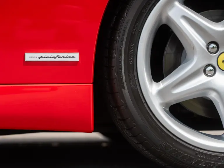 Este Ferrari F355 GTS, 'el mejor coche del mundo' para su famoso dueño, te busca 15 Motor16 1996 Ferrari 355 GTS Sothebys Clarkson 50 Motor16
