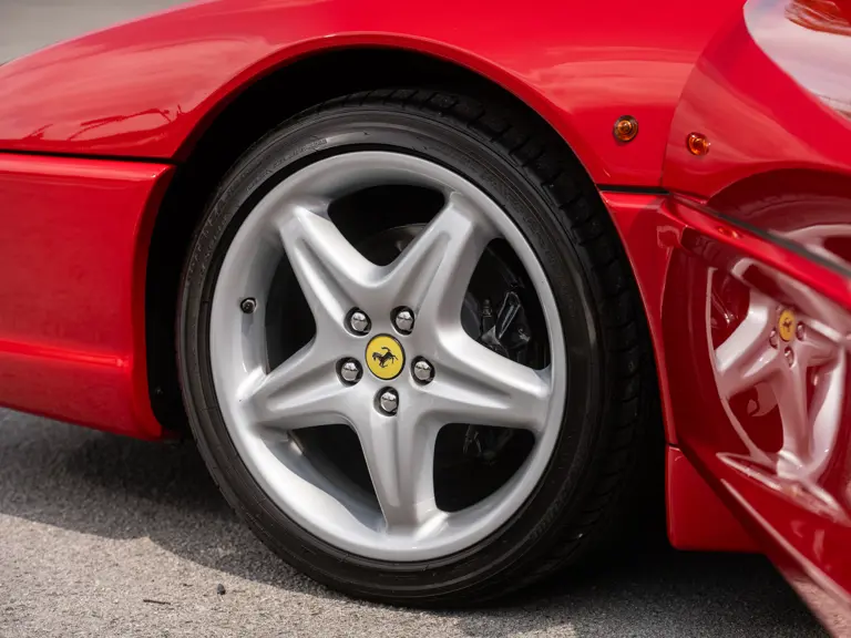 Este Ferrari F355 GTS, 'el mejor coche del mundo' para su famoso dueño, te busca 14 Motor16 1996 Ferrari 355 GTS Sothebys Clarkson 58 Motor16
