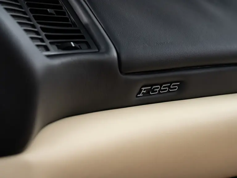 Este Ferrari F355 GTS, 'el mejor coche del mundo' para su famoso dueño, te busca 33 Motor16 1996 Ferrari 355 GTS Sothebys Clarkson 8 Motor16