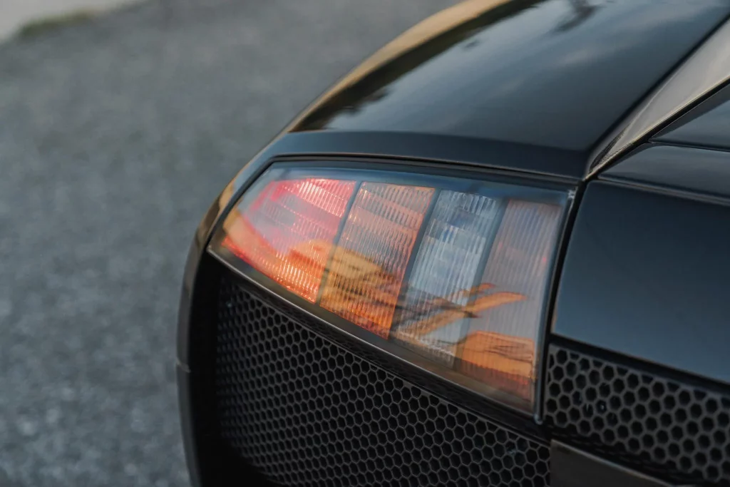 Este Lamborghini Murciélago demuestra que sacar a bailar a tu pie izquierdo se paga a precio de oro 21 Motor16 2003 Lamborghini Murcielago BaT 18 Motor16