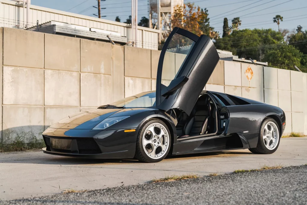 Este Lamborghini Murciélago demuestra que sacar a bailar a tu pie izquierdo se paga a precio de oro 8 Motor16 2003 Lamborghini Murcielago BaT 4 Motor16