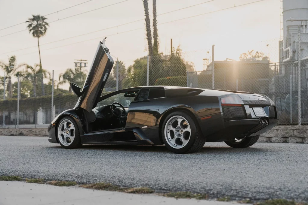 Este Lamborghini Murciélago demuestra que sacar a bailar a tu pie izquierdo se paga a precio de oro 15 Motor16 2003 Lamborghini Murcielago BaT 9 Motor16