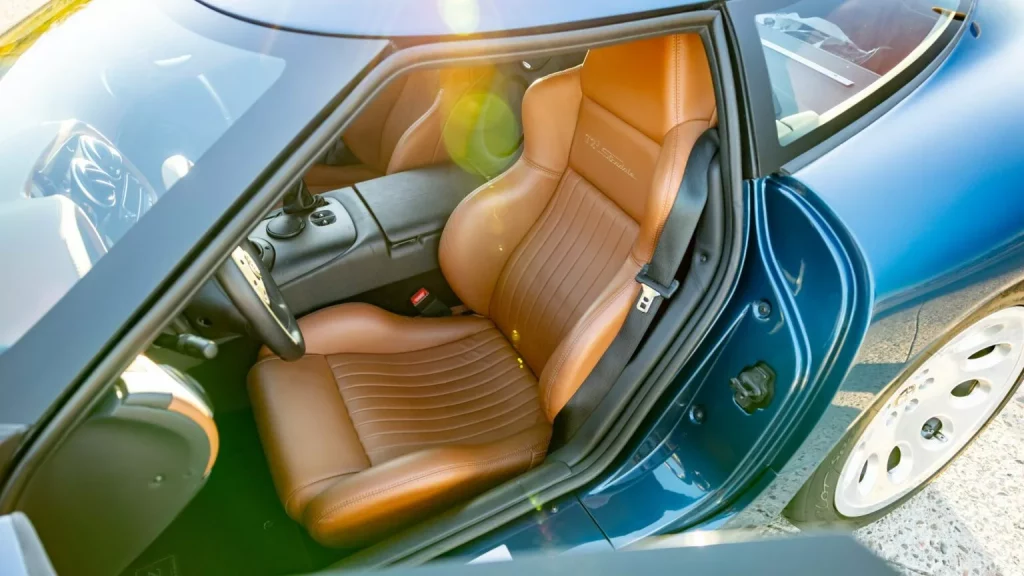 Este maravilloso TZ3 Stradale Zagato poco tiene de Alfa Romeo y se vende por una fortuna 26 Motor16 2010 Alfa Romeo TZ3 Stradale Zagato Young 16 Motor16