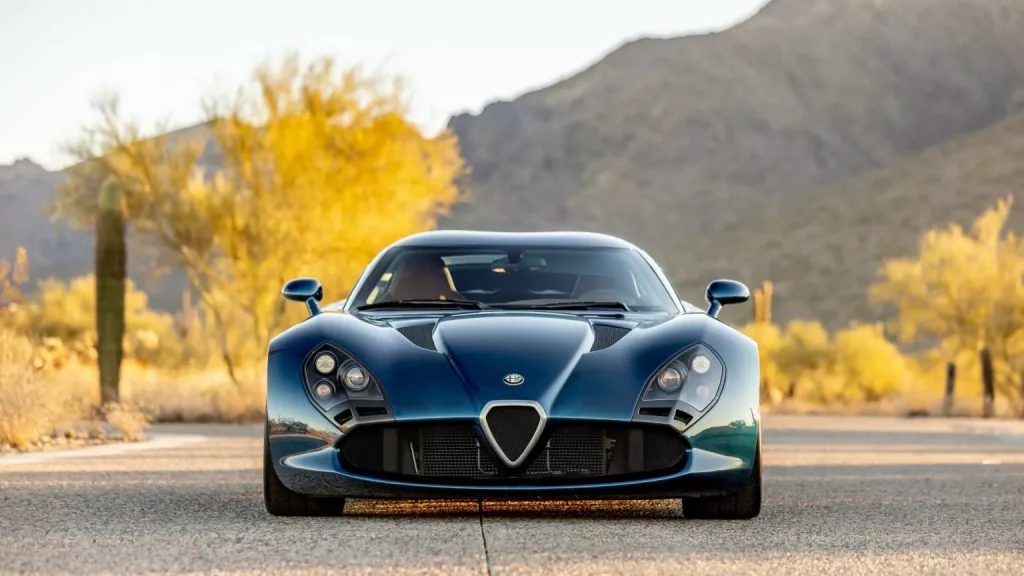 Este maravilloso TZ3 Stradale Zagato poco tiene de Alfa Romeo y se vende por una fortuna 4 Motor16 2010 Alfa Romeo TZ3 Stradale Zagato Young 2 Motor16