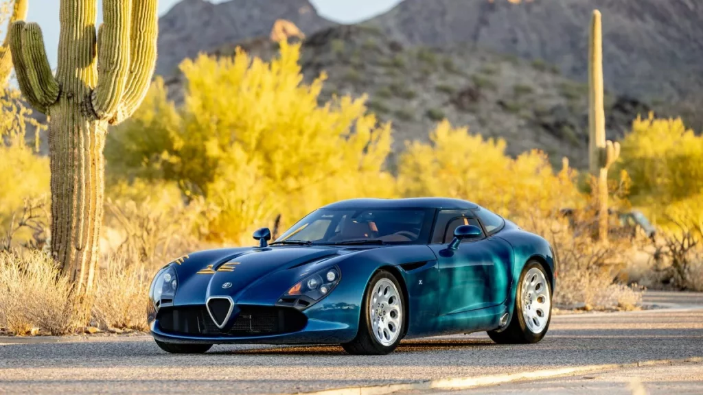 Este maravilloso TZ3 Stradale Zagato poco tiene de Alfa Romeo y se vende por una fortuna 1 Motor16 2010 Alfa Romeo TZ3 Stradale Zagato. Imagen delantera.