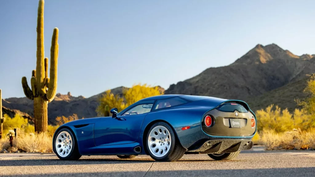 Este maravilloso TZ3 Stradale Zagato poco tiene de Alfa Romeo y se vende por una fortuna 10 Motor16 2010 Alfa Romeo TZ3 Stradale Zagato Young 5 Motor16