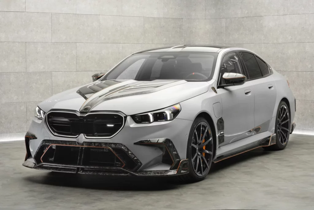 El primer BMW M5 de la historia con etiqueta cero pasa por las manos de Mansory 5 Motor16 2025 BMW M5 Mansory 6 Motor16