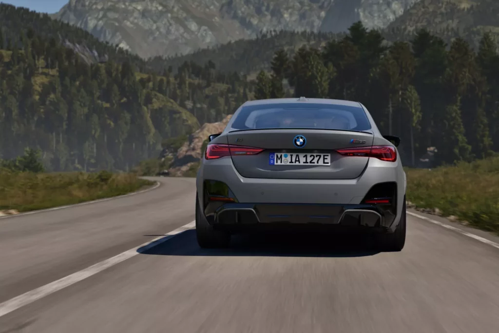 2025 BMW i4 Gran Coupé. Imagen trasera.