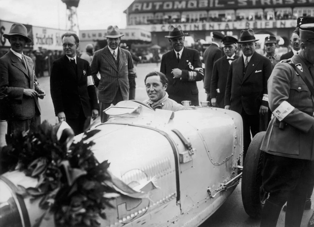Pierre Veyron: El piloto que prestó su nombre al Bugatti que cambio la historia del automovilismo 2 Motor16 2025 Bugatti Veyron. Pierre. Imagen Le Mans.