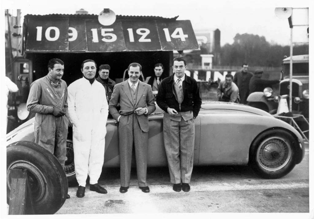 Pierre Veyron: El piloto que prestó su nombre al Bugatti que cambio la historia del automovilismo 7 Motor16 2025 BUGATTI 20 years Pierre Veyron 4 Motor16