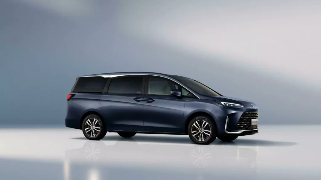 Buick GL8 Land Business Class. El nuevo monovolumen de acceso para China 8 Motor16 2025 Buick GL8 Land Business Class 7 Motor16
