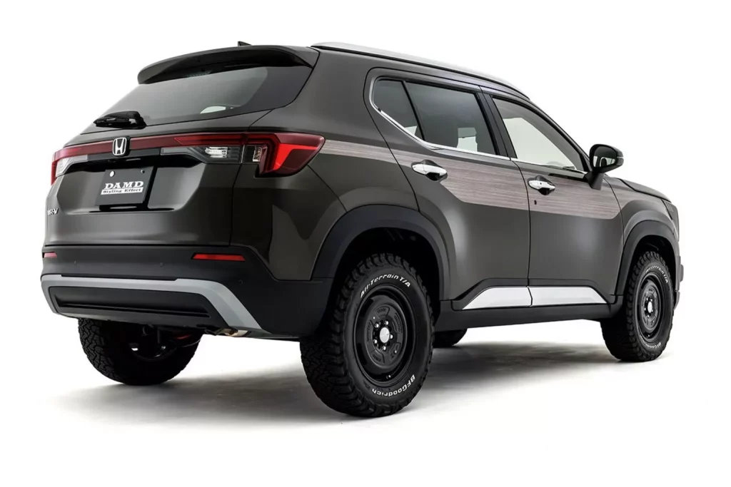 No me llames Honda ni Cherokee: DAMD crea el 'Hondarokee' 2 Motor16 2025 DAMD Reverb. Honda WR-V. Cherokee. Imagen trasera.