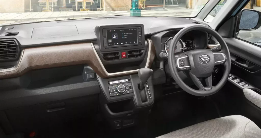 Daihatsu Move: El kei car por antonomasia en Japón regresa de su cuarentena 2 Motor16 2025 Daihatsu Move. Imagen interior.