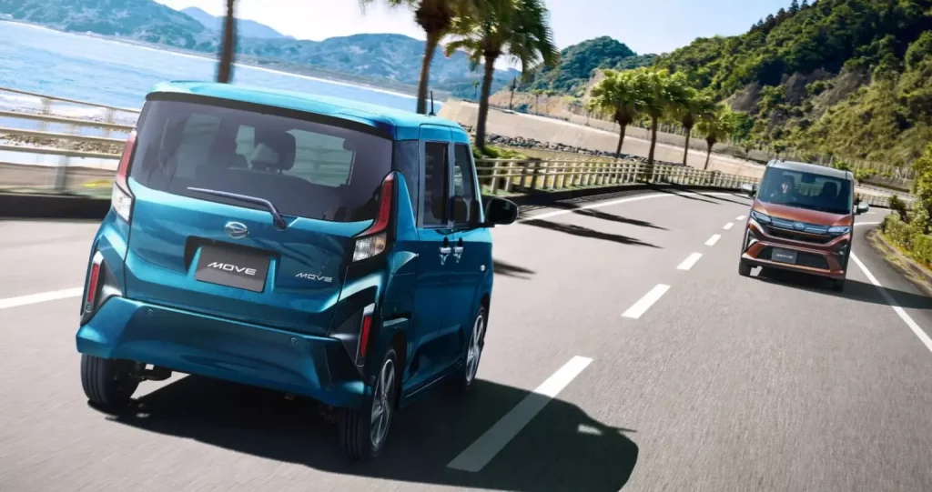 Daihatsu Move: El kei car por antonomasia en Japón regresa de su cuarentena 3 Motor16 2025 Daihatsu Move. Imagen trasera.