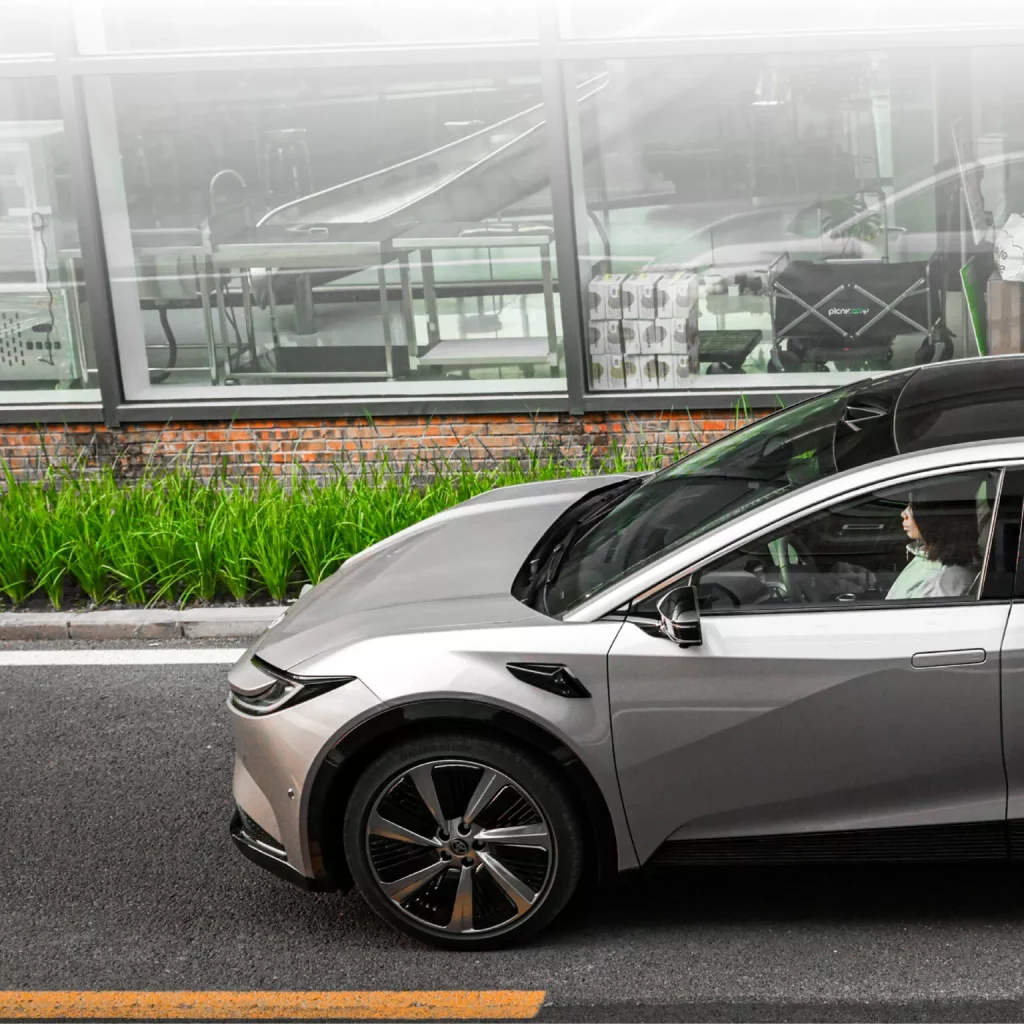 Toyota bZ5: O cómo estrenar un Tesla Model Y a precio de Corolla de segunda mano 12 Motor16 2025 FAW Toyota bZ5 China 11 Motor16