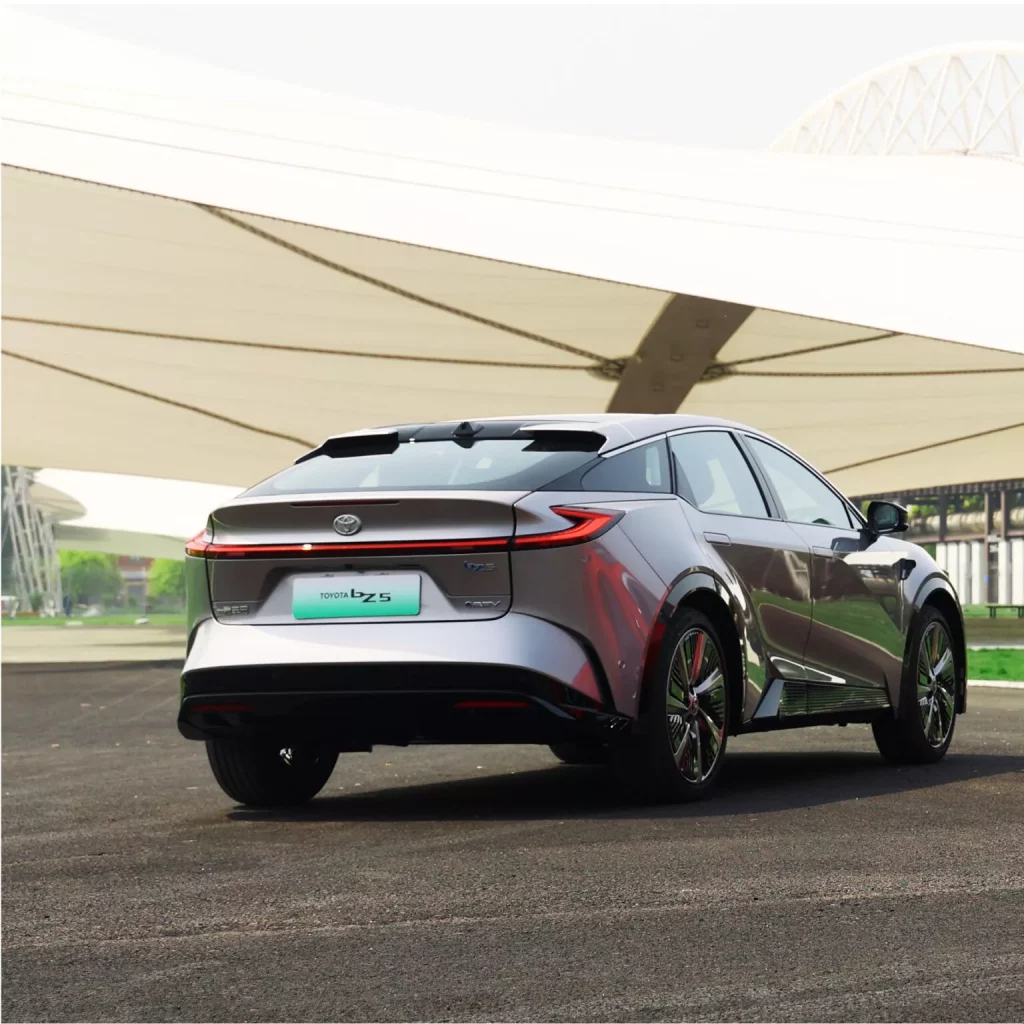 Toyota bZ5: O cómo estrenar un Tesla Model Y a precio de Corolla de segunda mano 17 Motor16 2025 FAW Toyota bZ5 China 16 Motor16