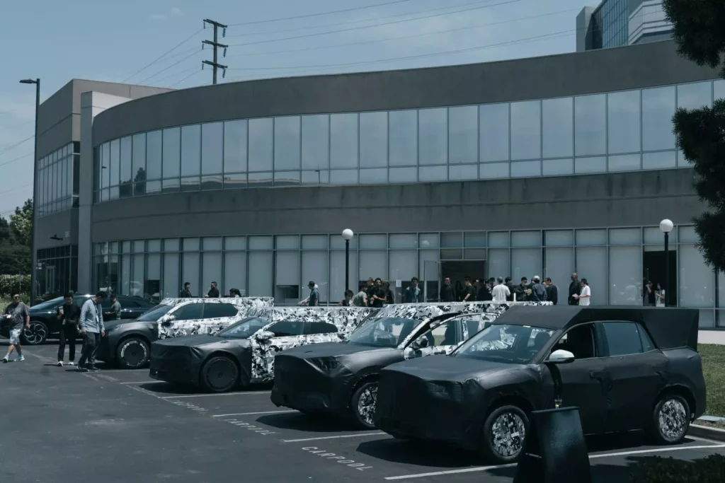 FX 4: Faraday Future dispara al Tesla Model Y... Y también al RAV4 2 Motor16 2025 Faraday Future. Dia Inversores. Imagen.