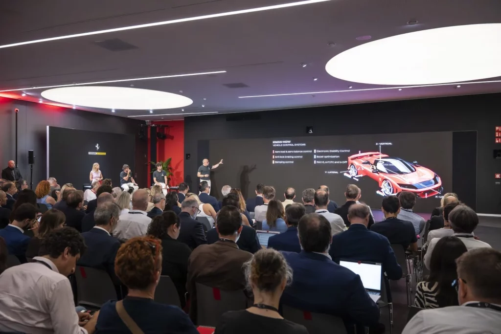 2025 Ferrari Hypersail. Yate. Imagen presentación.