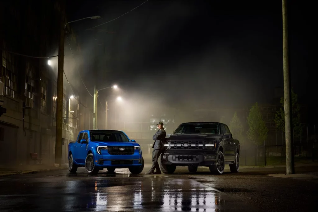 2025 Ford F-150 Lobo. Imagen con Maverick.