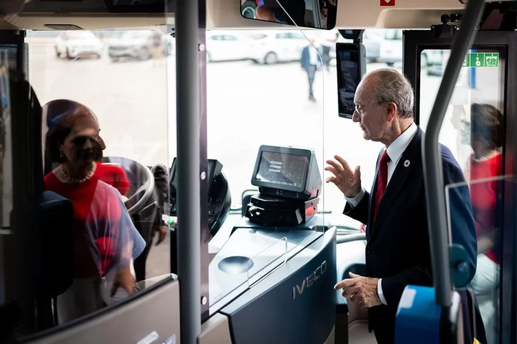 Los secretos de los 13 nuevos autobuses firmados por IVECO que llegan a las calles de Málaga 2 Motor16 2025 Iveco. Autobús eléctrico. Málaga. Imagen interior.