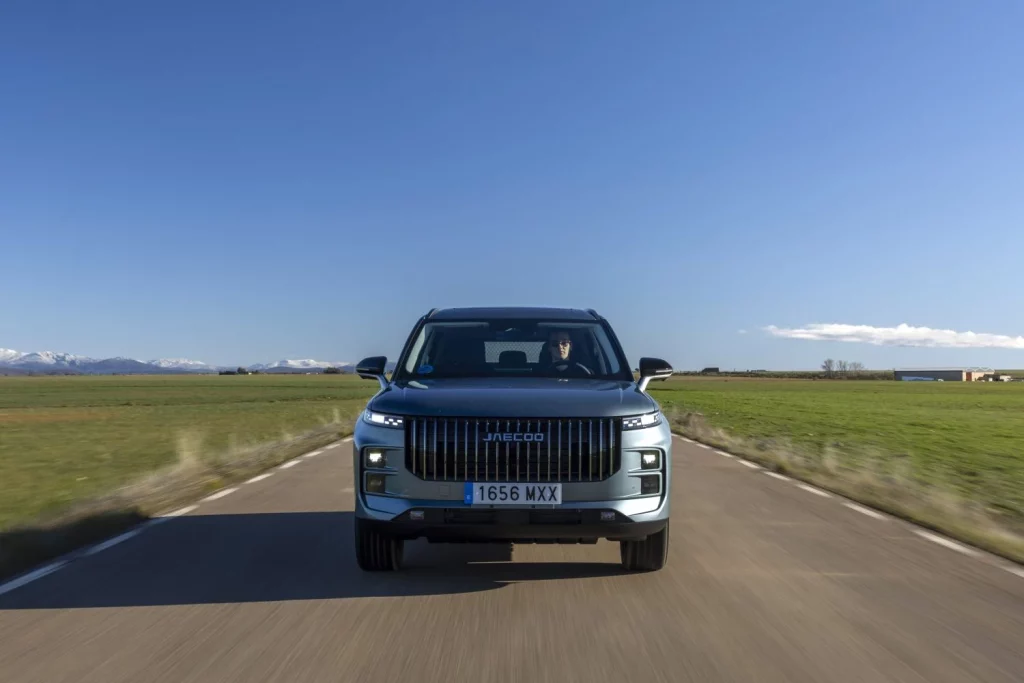 JAECOO 7 SHS: Esto es lo que te cuesta recorrer 100 km con este SUV híbrido enchufable 5 Motor16 2025 Jaecoo 7 shs 6 Motor16