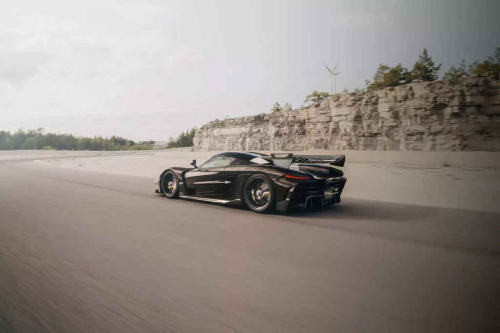 Koenigsegg saca el lado más salvaje de su Jesko: Que tiemblen los circuitos del mundo 16 Motor16 2025 Koenigsegg Sadairs Spear 11 Motor16