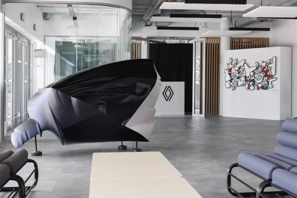 Visitamos las joyas que Renault expondrá en 'The Collection': El Disneyland de la firma del rombo 5 Motor16 2025 La Collection Renault Flins 2 Motor16