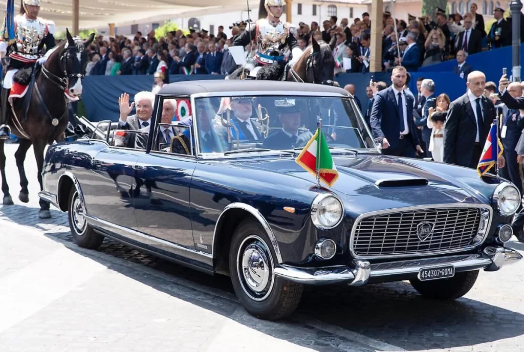 El legendario Lancia que eligieron para la Fiesta de la República Italiana 1 Motor16 2025 Lancia Flaminia Presidencial. República Italiana. Imagen.