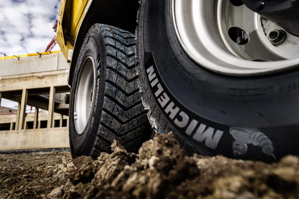 Michelin X Works Z2 y X Works D2: Los detalles de los neumáticos más impresionantes para los camiones 3 Motor16 2025 Michelin x Works camiones 1 Motor16