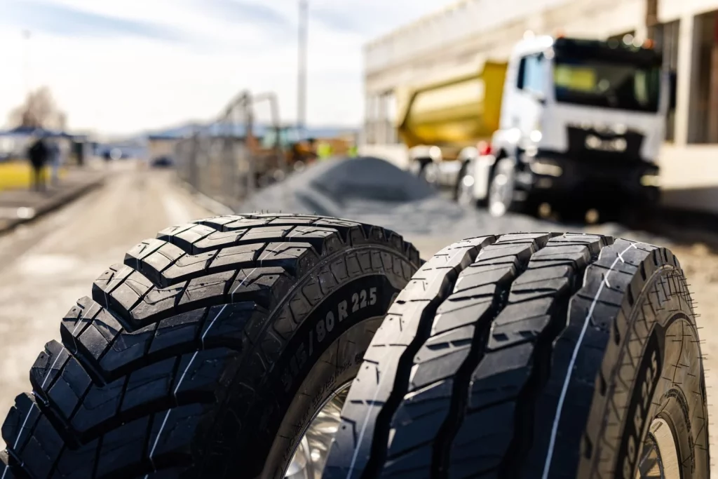 Michelin X Works Z2 y X Works D2: Los detalles de los neumáticos más impresionantes para los camiones 13 Motor16 2025 Michelin x Works camiones 13 Motor16
