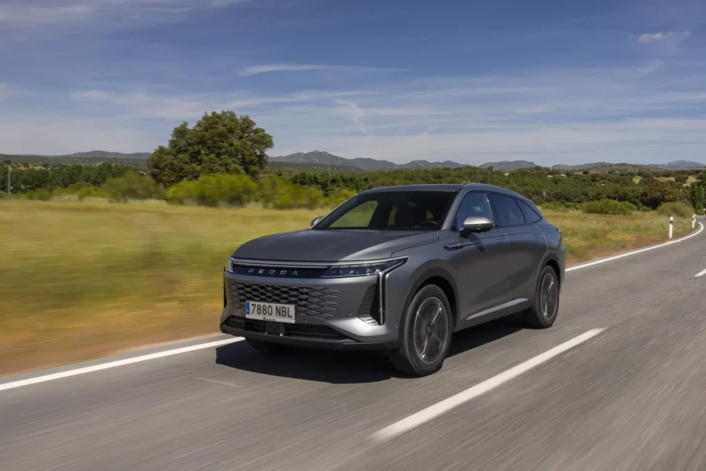 Omoda 9 SHS: Conducimos el SUV PHEV que viene de China para atemorizar a sus rivales premium 41 Motor16 2025 Omoda 9 SHS Al Volante 43 Motor16