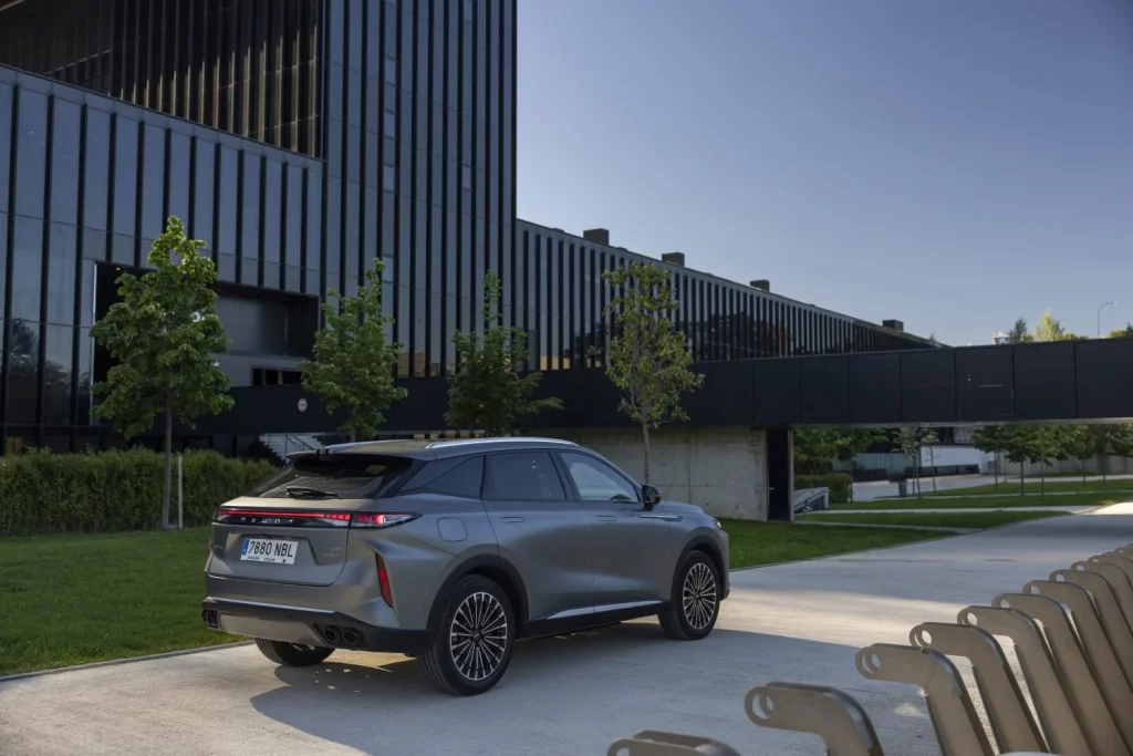 Omoda 9 SHS: Conducimos el SUV PHEV que viene de China para atemorizar a sus rivales premium 15 Motor16 2025 Omoda 9 SHS Al Volante 49 Motor16