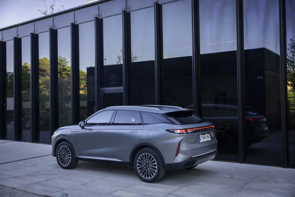 Omoda 9 SHS: Conducimos el SUV PHEV que viene de China para atemorizar a sus rivales premium 19 Motor16 2025 Omoda 9 SHS Al Volante 53 Motor16