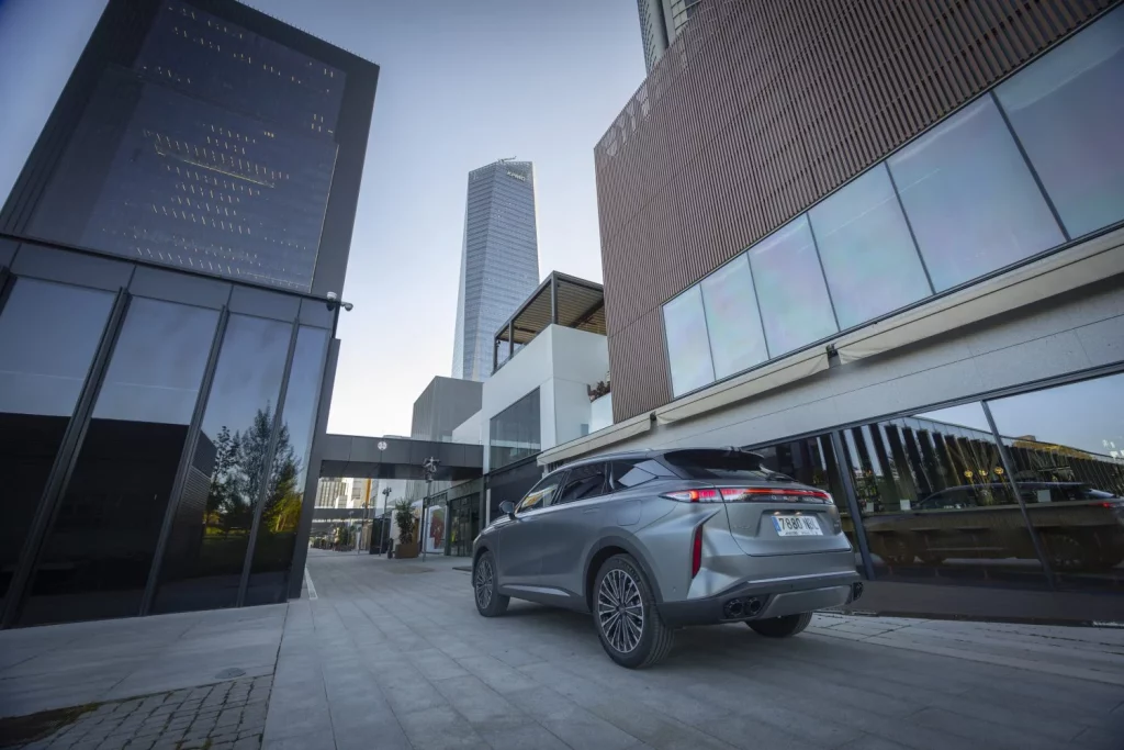 Omoda 9 SHS: Conducimos el SUV PHEV que viene de China para atemorizar a sus rivales premium 24 Motor16 2025 Omoda 9 SHS Al Volante 58 Motor16