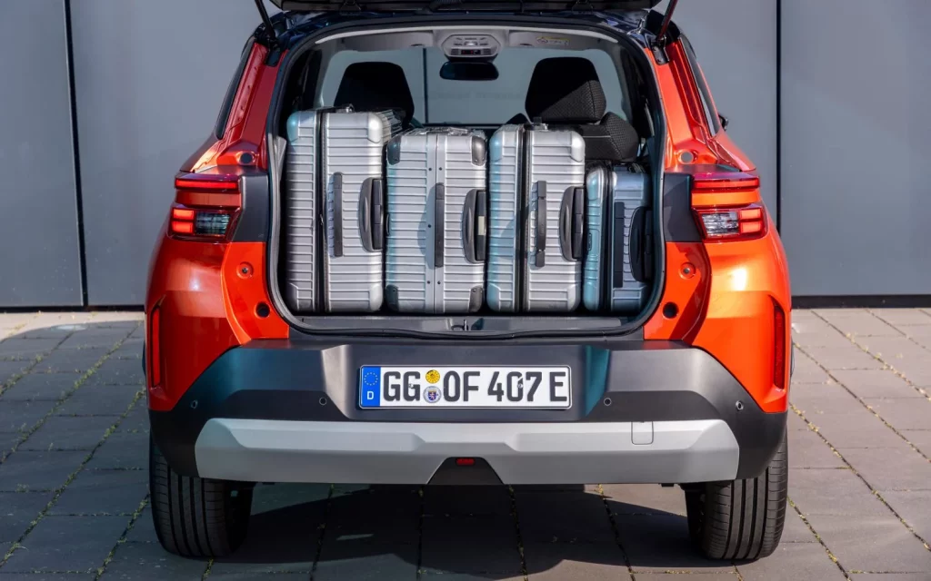Flexibilidad: La palabra que mejor define al Opel Frontera 3 Motor16 2025 Opel Frontera. Flexibilidad. Imagen maletero.
