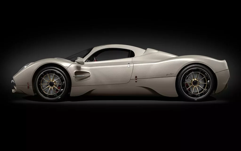 El Pagani Utopia que puedes fabricar como si estuvieras en San Cesario sul Panaro 4 Motor16 2025 Pagani Utopia Pocher 1 8 3 Motor16
