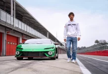 Pecco Bagnaia exprime los 920 CV de la mecánica PHEV del Lamborghini Temerario