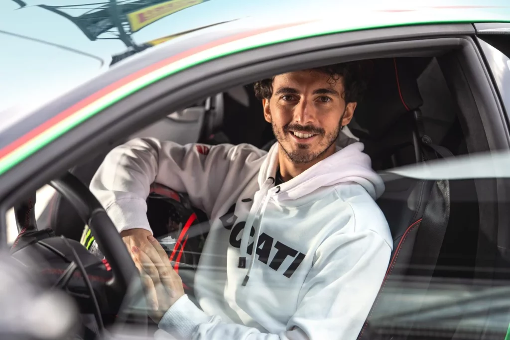 Pecco Bagnaia exprime los 920 CV de la mecánica PHEV del Lamborghini Temerario 7 Motor16 2025 Pecco Bagnaia Temerario 4 Motor16