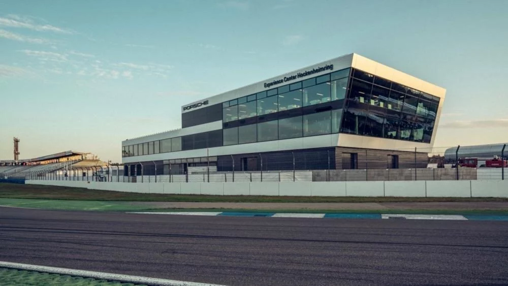 Porsche Experience Centers: Los 11 escenarios donde clientes convierten sueños en experiencias reales 9 Motor16 2025 Porsche Experience Centers 6 Motor16