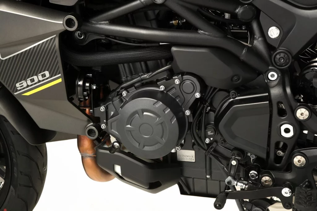 QJ Motor entra por la puerta grande en el segmento trail con sus SRT 900 33 Motor16 2025 QJ MOTOR SRT 900SX 4 Motor16